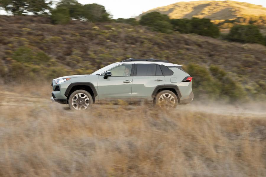 Toyota RAV4 Adventure 2018 года  (NA) (фото 32 из 196)